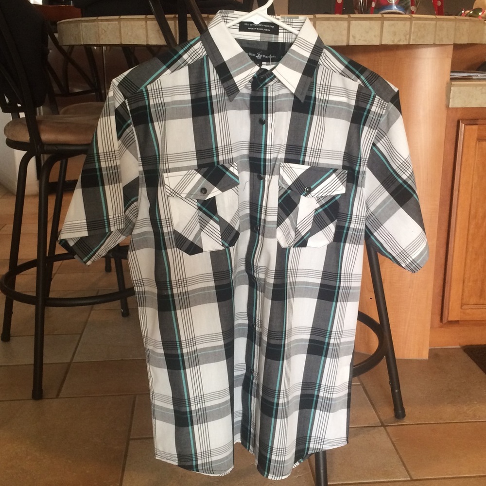 Men's plaid button down